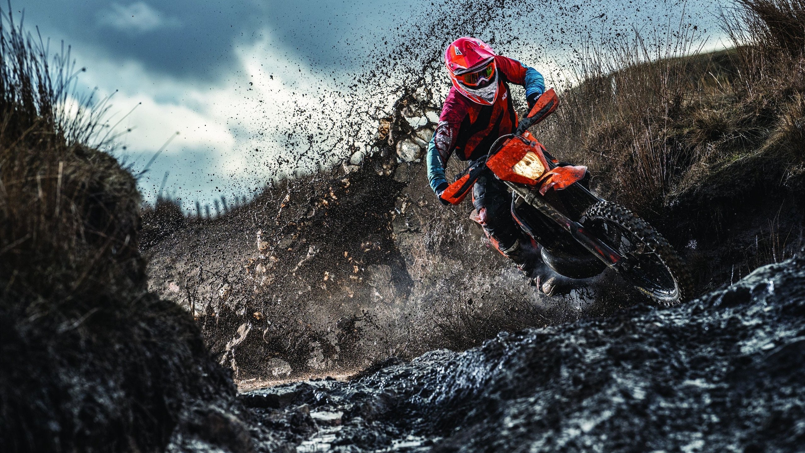 爱游戏体育app-“弯道飞跃：漂移与速度的完美结合”，弯道跑的技术原理是什么